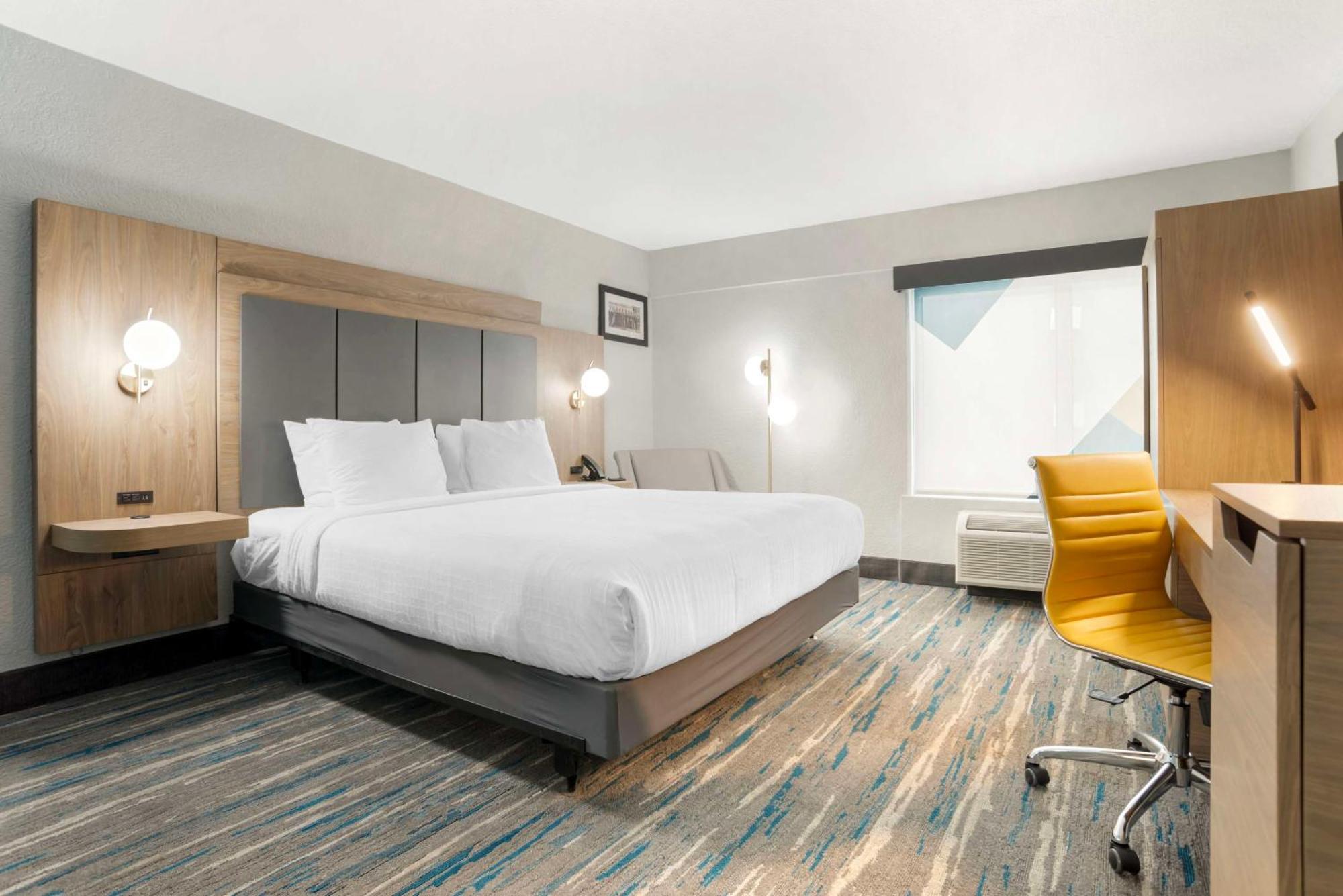 Hotel Western And
