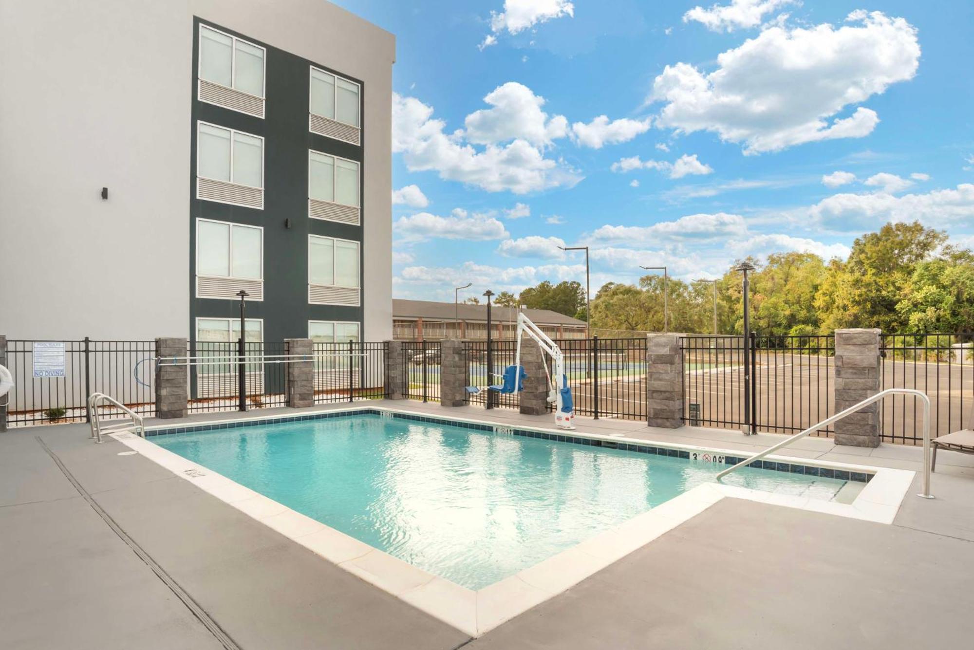 Hotel Western And 2*